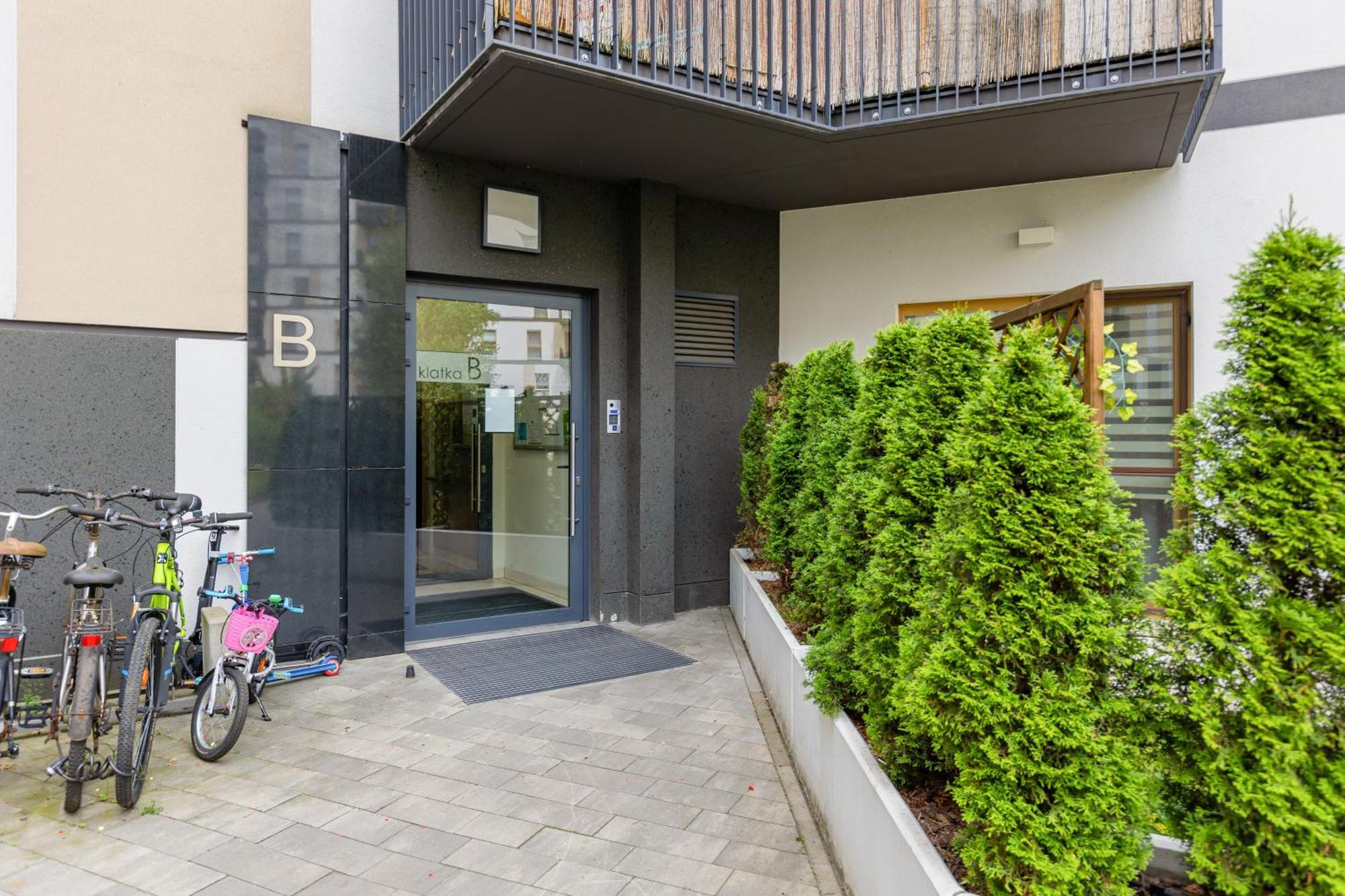 Metro Bielany Apartments By Noclegi Renters Warsaw Exterior photo